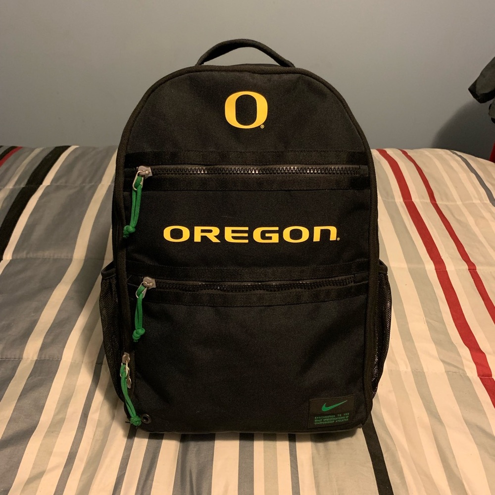 Oregon Ducks Nike Utility Heat Air Team Backpack Training Black Green Graphic